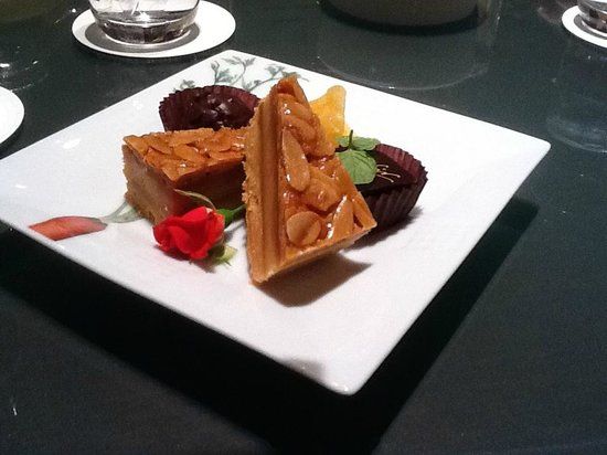 Art lounge Duet Keio Plaza Hotel